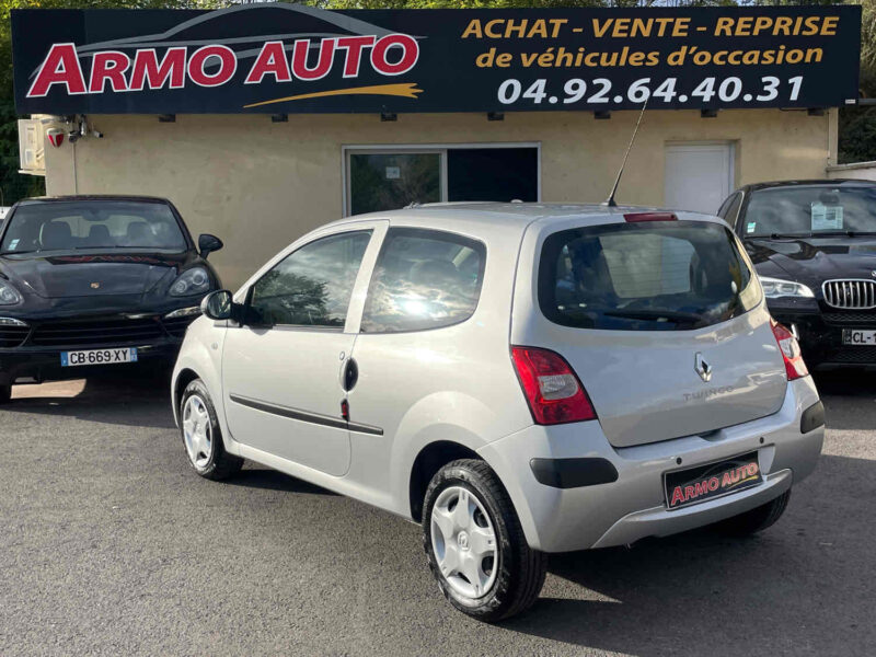 RENAULT TWINGO II 2009