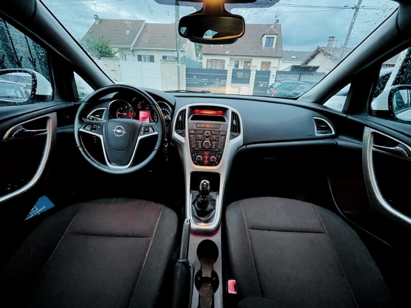 OPEL ASTRA  2012