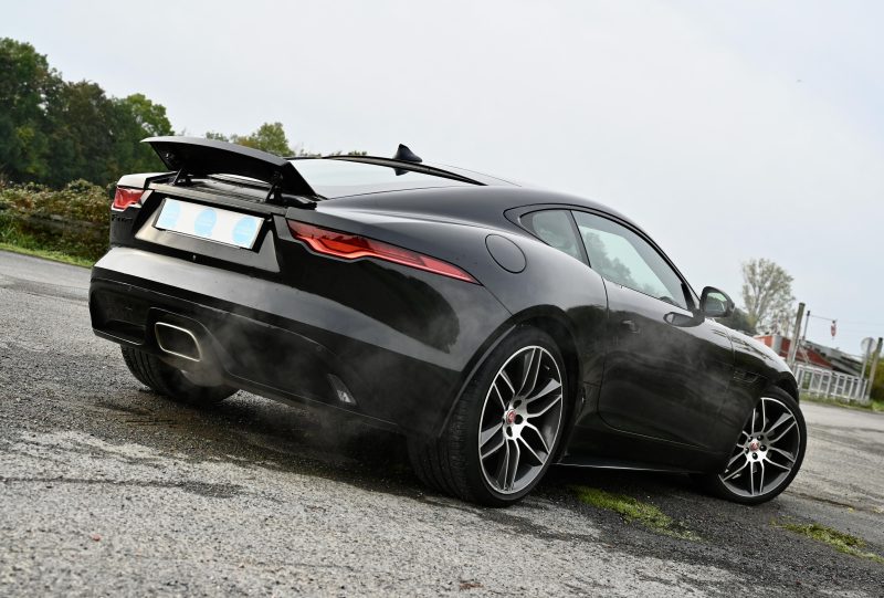 JAGUAR F-TYPE Coupé 2.0 300CH R-DYNAMIC 2020