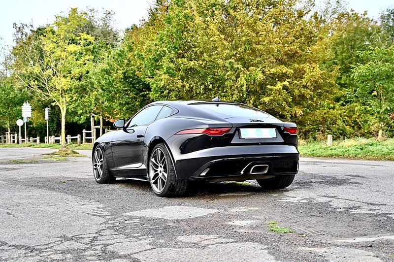 JAGUAR F-TYPE Coupé 2.0 300CH R-DYNAMIC 2020