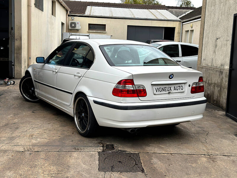 BMW  3er  330i BOITE AUTOMATIQUE PAYEZ EN 4X !