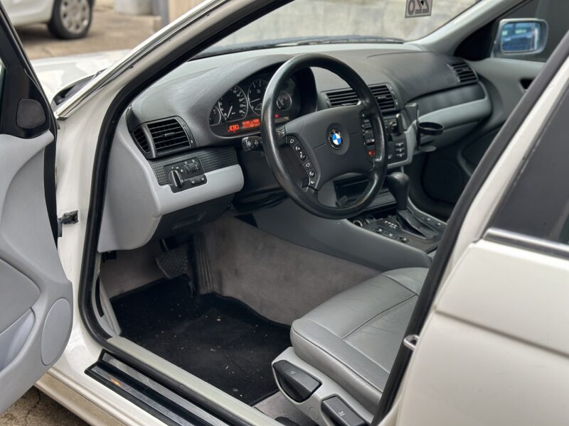 BMW  3er  330i BOITE AUTOMATIQUE PAYEZ EN 4X !