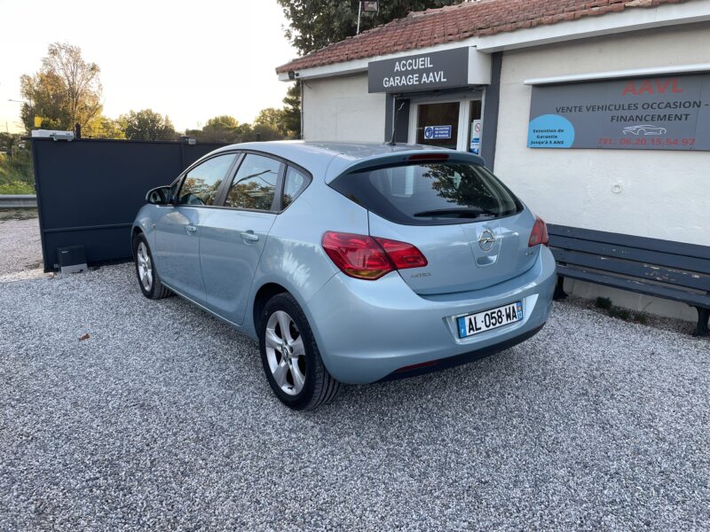 OPEL ASTRA J 2010