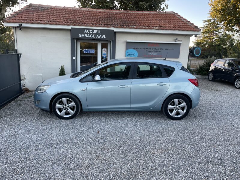 OPEL ASTRA J 2010