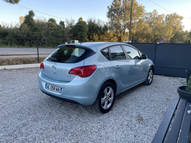 OPEL ASTRA J 2010