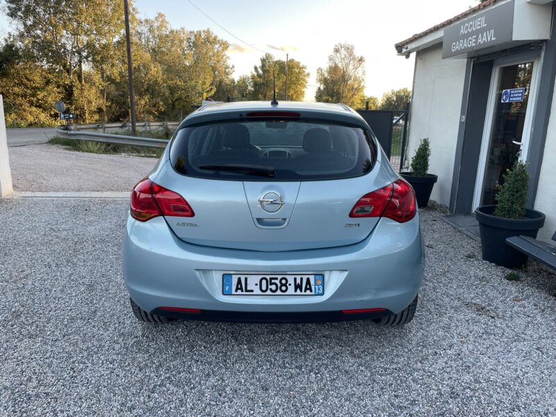 OPEL ASTRA J 2010