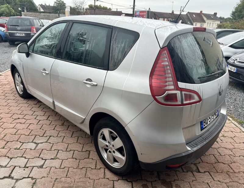 RENAULT SCENIC III 2011