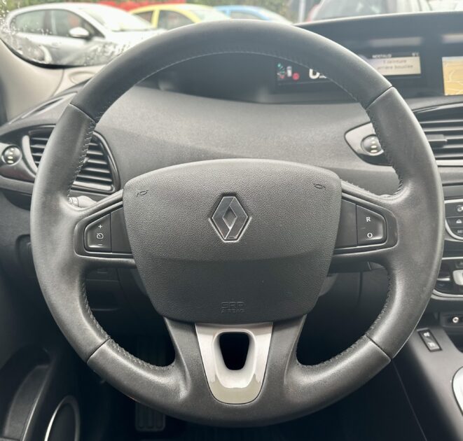 RENAULT SCENIC III 2011