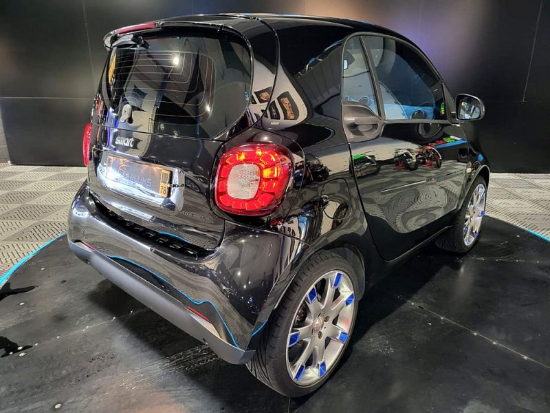 SMART FORTWO II 1.0 71cv Prime BVA // INTERIEUR BLEU COMPLET/CLIMATISATION AUTO/GPS/BLUETOOTH