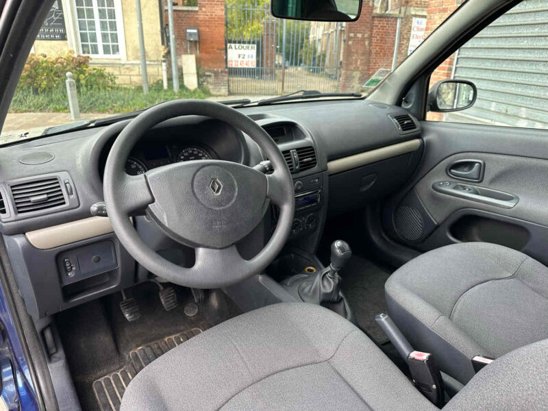 RENAULT CLIO II 2004