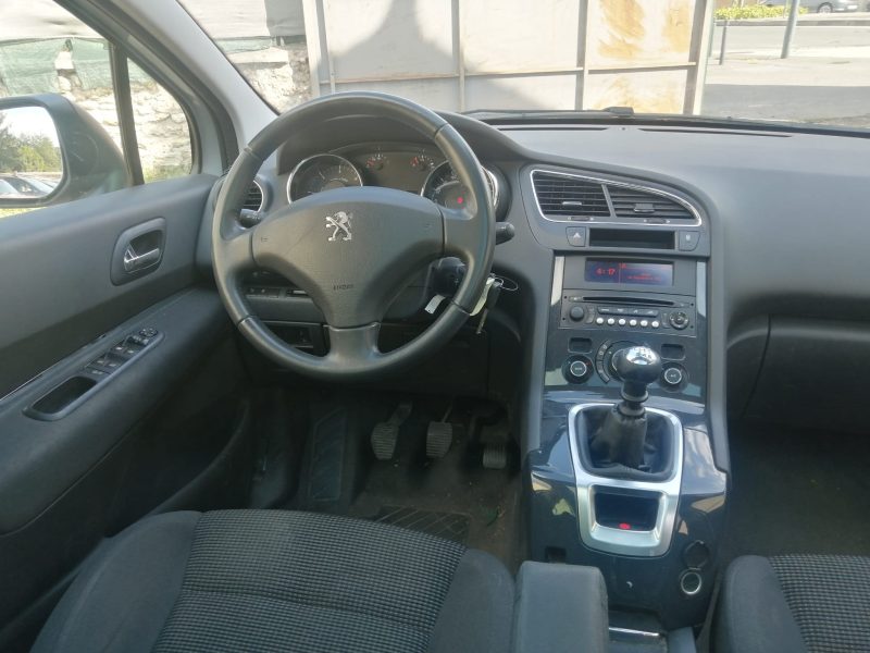 PEUGEOT 5008 2014