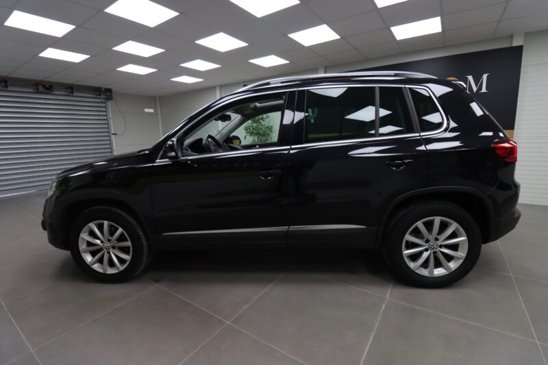 VOLKSWAGEN TIGUAN 2016