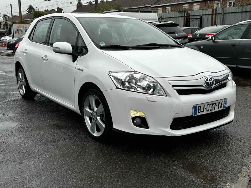 TOYOTA AURIS 2011