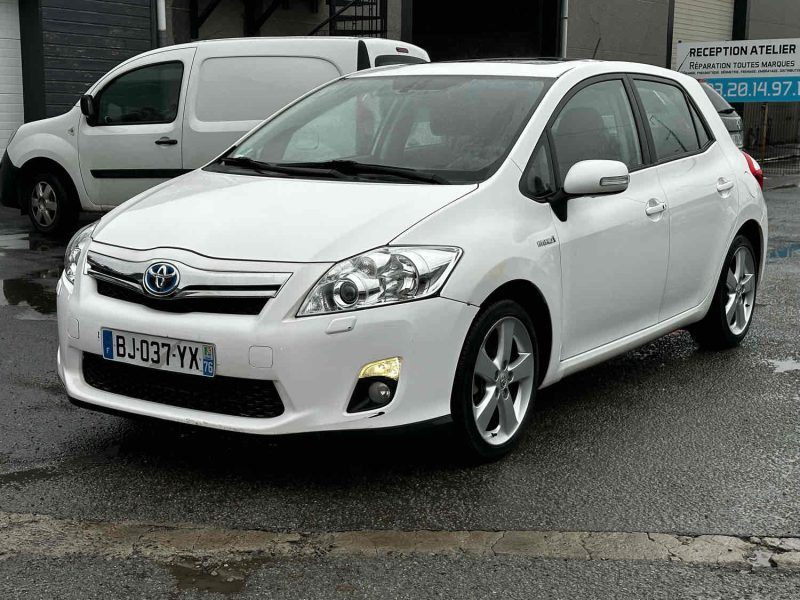 TOYOTA AURIS 2011