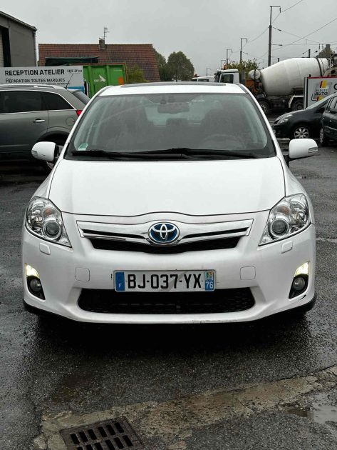 TOYOTA AURIS 2011