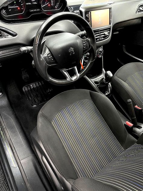 PEUGEOT 208 I 2015