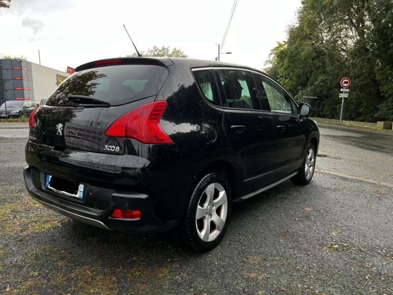 PEUGEOT 3008 2013