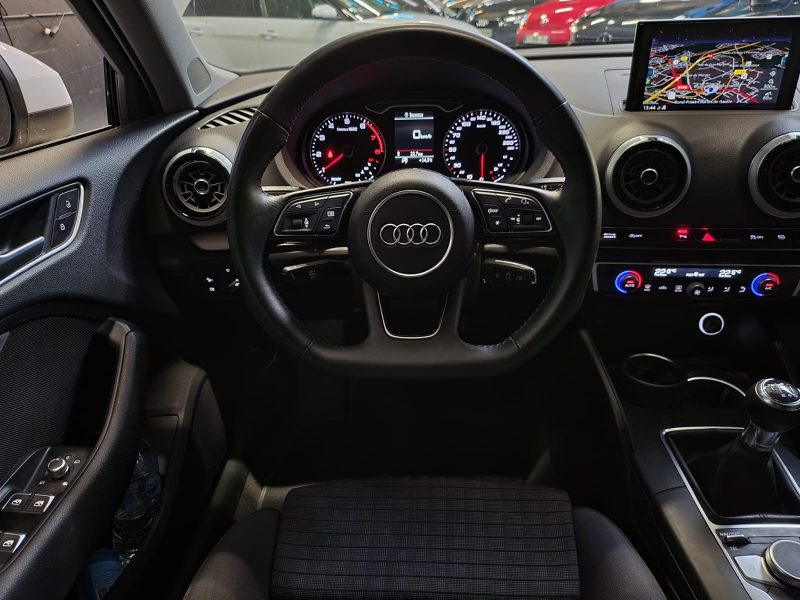 AUDI A3 Sportback 30 TFSI 116cv SPORT LIMITED 1ER MAIN /CAMERA+VOLANT MEPLAT+CARPLAY/