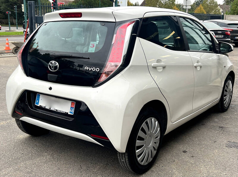 TOYOTA AYGO II 1.0 VVT-i 69 - 5 PORTES CLIMATISATION ECRAN TACTILE BLUETOOTH REGULATEUR Garantie1an