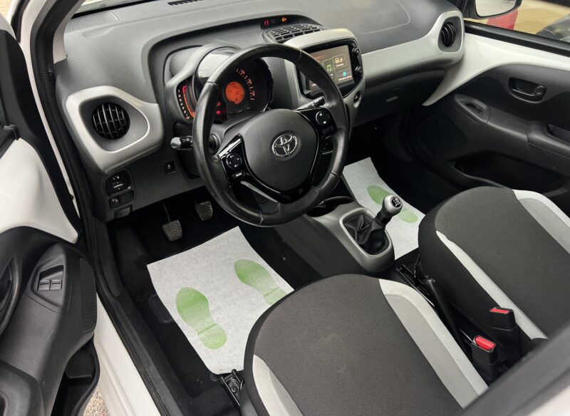 TOYOTA AYGO II 1.0 VVT-i 69 - 5 PORTES CLIMATISATION ECRAN TACTILE BLUETOOTH REGULATEUR Garantie1an