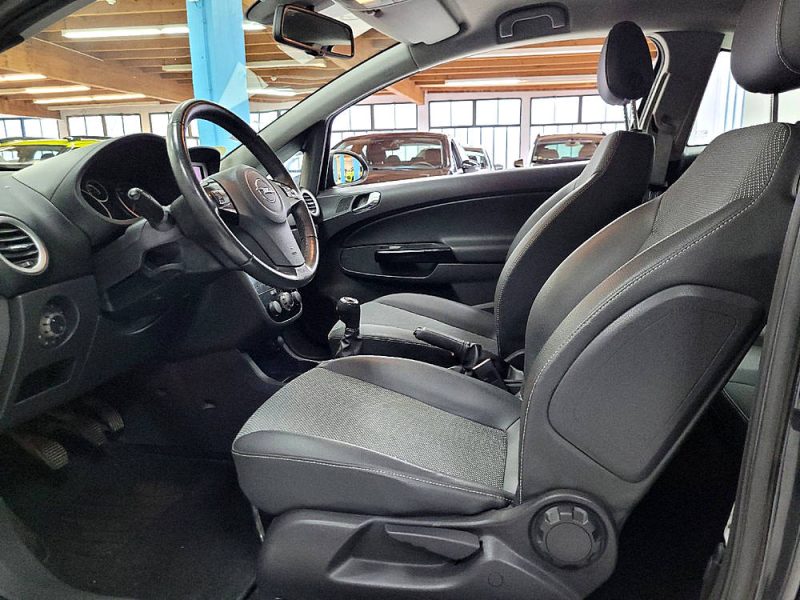 OPEL CORSA D 1.4i 90 Cosmo