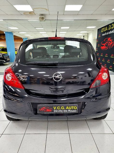 OPEL CORSA D 1.4i 90 Cosmo