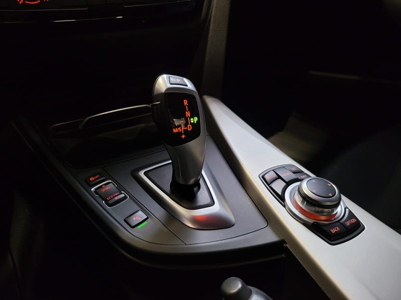 BMW SERIE 3 F30 LCi 316 d 2.0 116cv BUSINESS BOITE AUTOMATIQUE GPS / RADARS AV AR / DRIVE SELECT