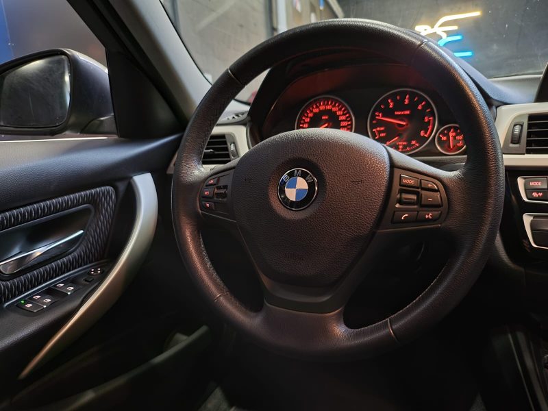 BMW SERIE 3 F30 LCi 316 d 2.0 116cv BUSINESS BOITE AUTOMATIQUE GPS / RADARS AV AR / DRIVE SELECT