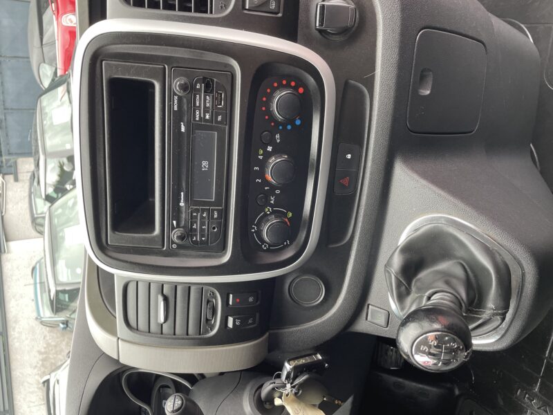 RENAULT TRAFIC III Camionnette 2017