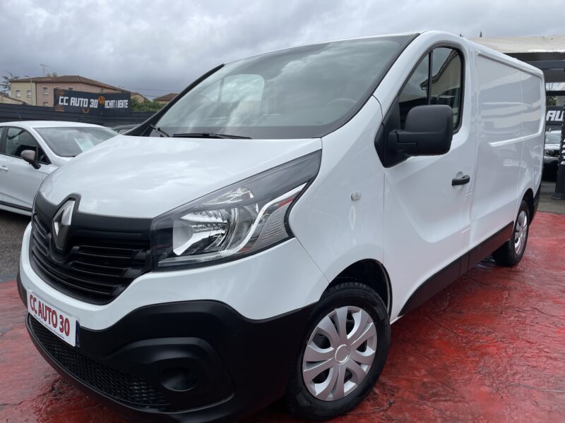 RENAULT TRAFIC III Camionnette 2017