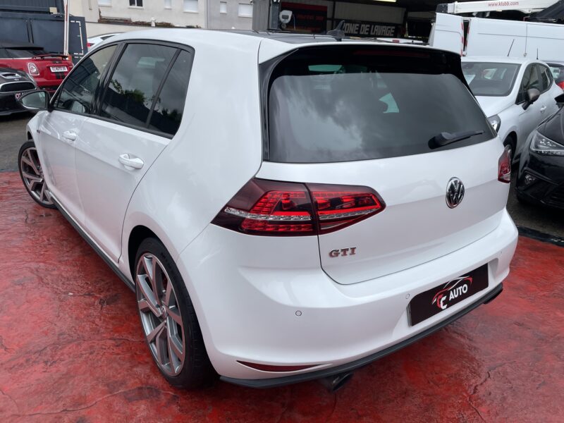 VOLKSWAGEN GOLF VII 2013