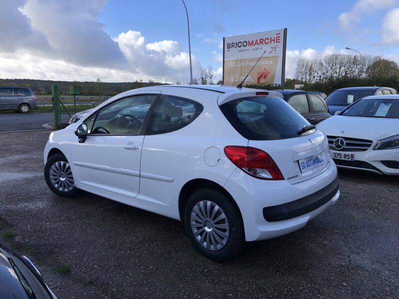 PEUGEOT 207 2014