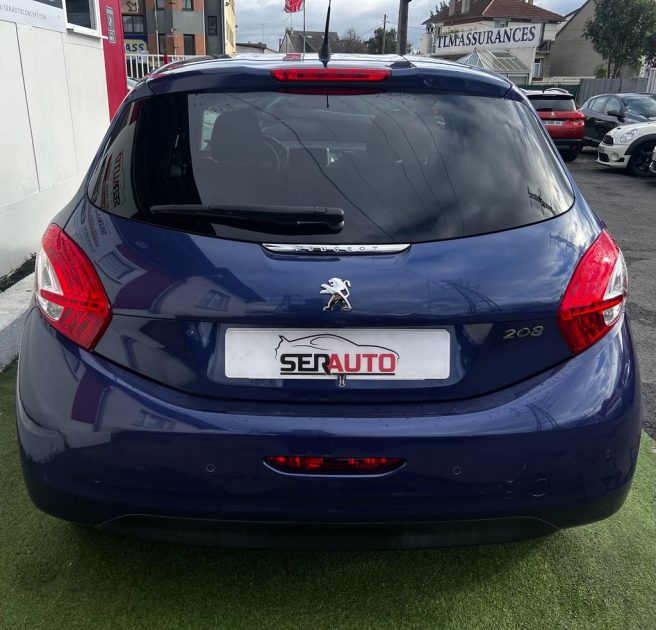 PEUGEOT 208 2012