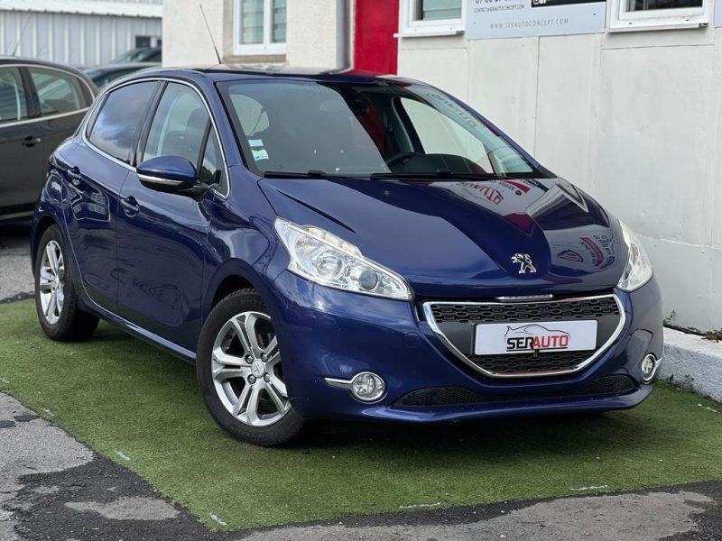 PEUGEOT 208 2012