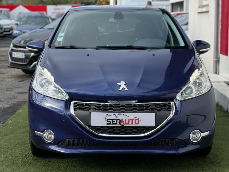 PEUGEOT 208 2012