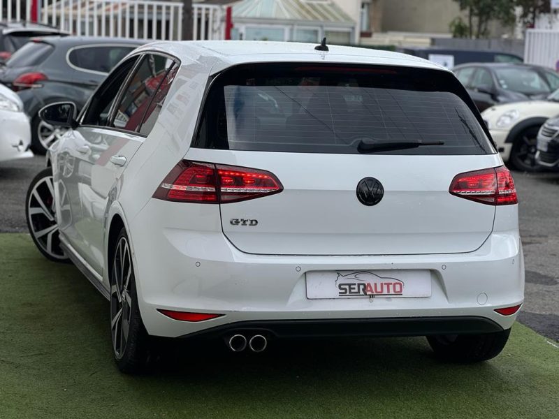 VOLKSWAGEN GOLF VII 2015