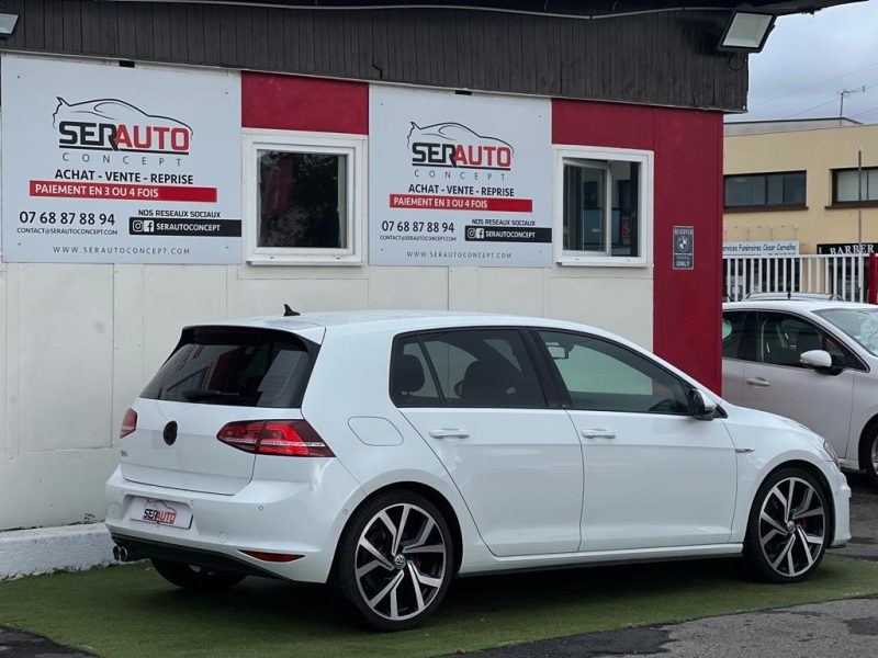 VOLKSWAGEN GOLF VII 2015