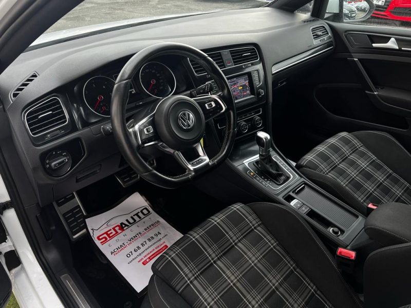 VOLKSWAGEN GOLF VII 2015