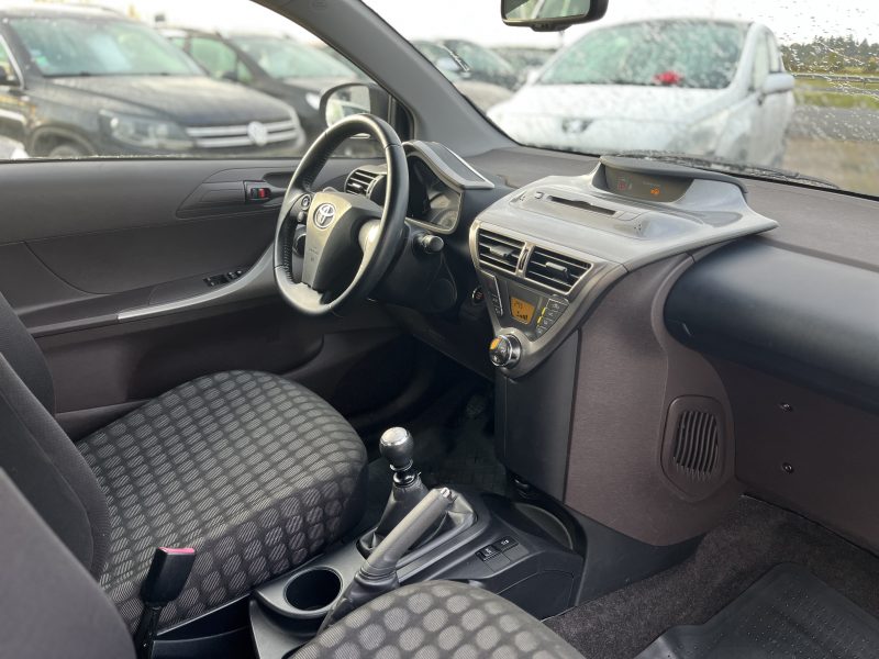 TOYOTA IQ 2009