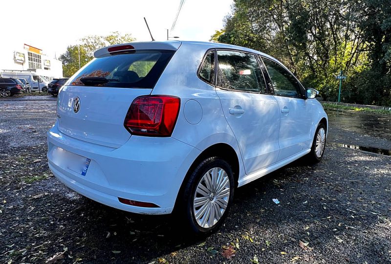 VOLKSWAGEN POLO V 2015