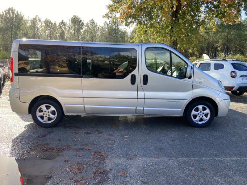 RENAULT TRAFIC PASSENGER 9 PLACES DCI 115CV