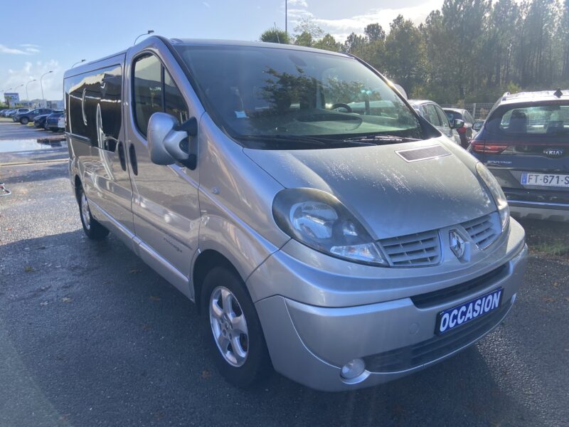 RENAULT TRAFIC PASSENGER 9 PLACES DCI 115CV