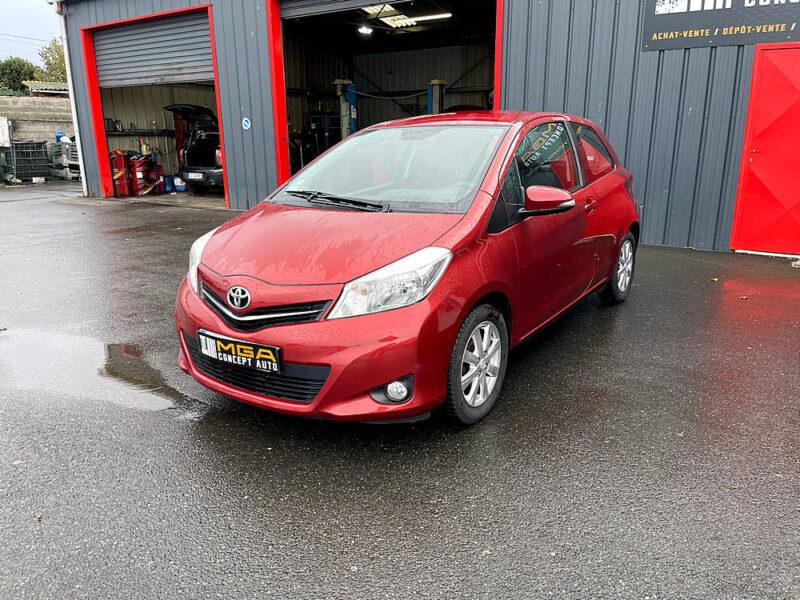 TOYOTA YARIS 2012