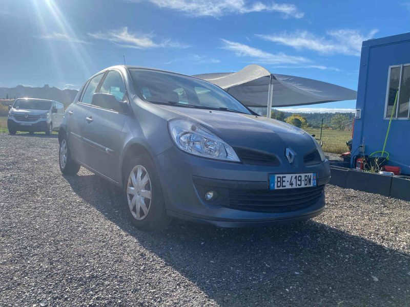 RENAULT CLIO III 2007 handicapé boite auto