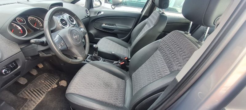 OPEL CORSA 2012