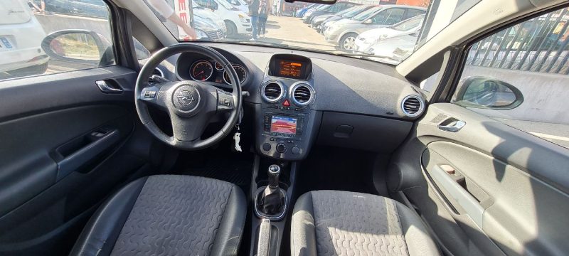 OPEL CORSA 2012