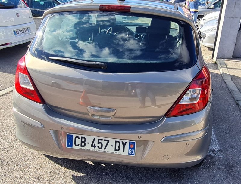 OPEL CORSA 2012