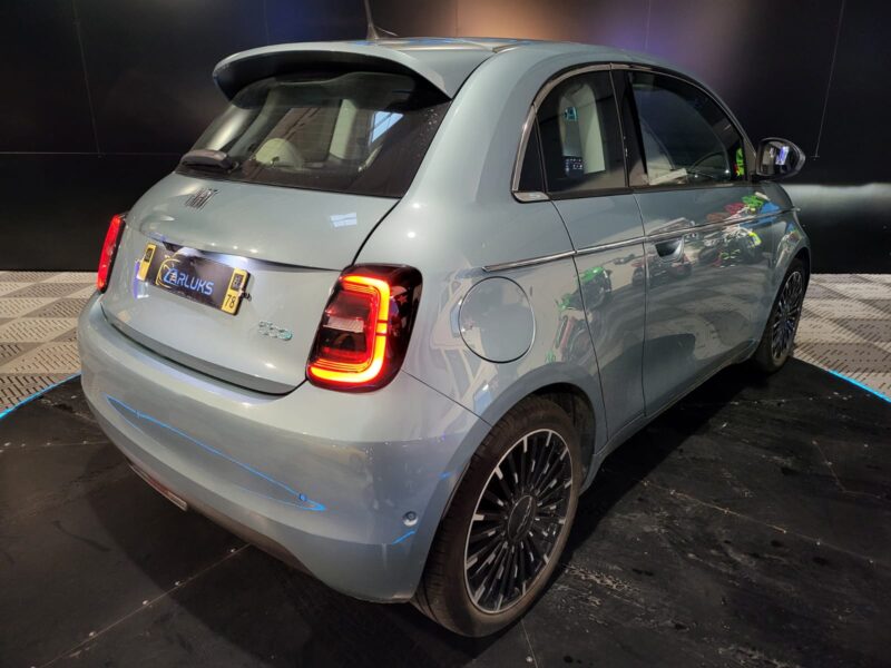 FIAT 500e La Prima 3+1 118cv 1ère Main // TOIT PANORAMIQUE/CHARGEUR A INDUCTION/CAMERA DE RECUL