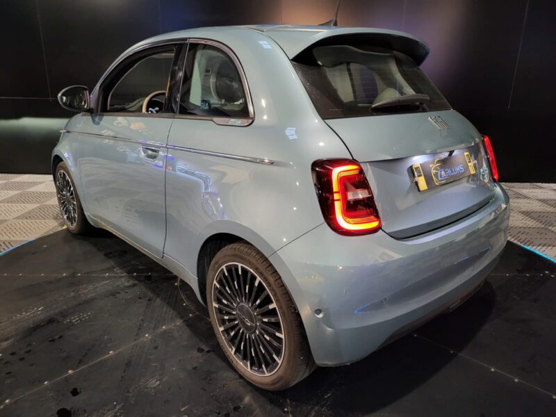 FIAT 500e La Prima 3+1 118cv 1ère Main // TOIT PANORAMIQUE/CHARGEUR A INDUCTION/CAMERA DE RECUL