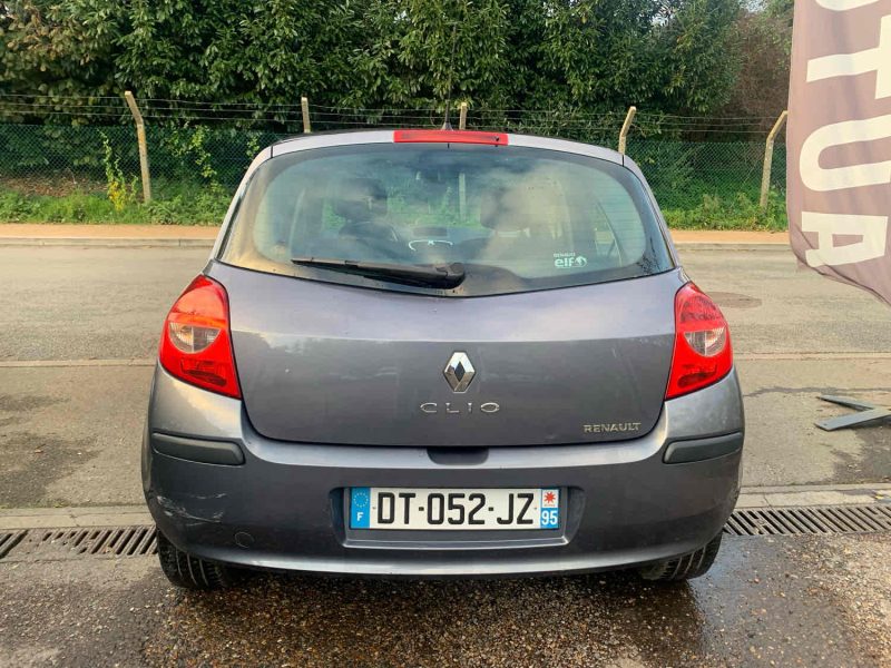 RENAULT CLIO III 1.5DCI 68CV